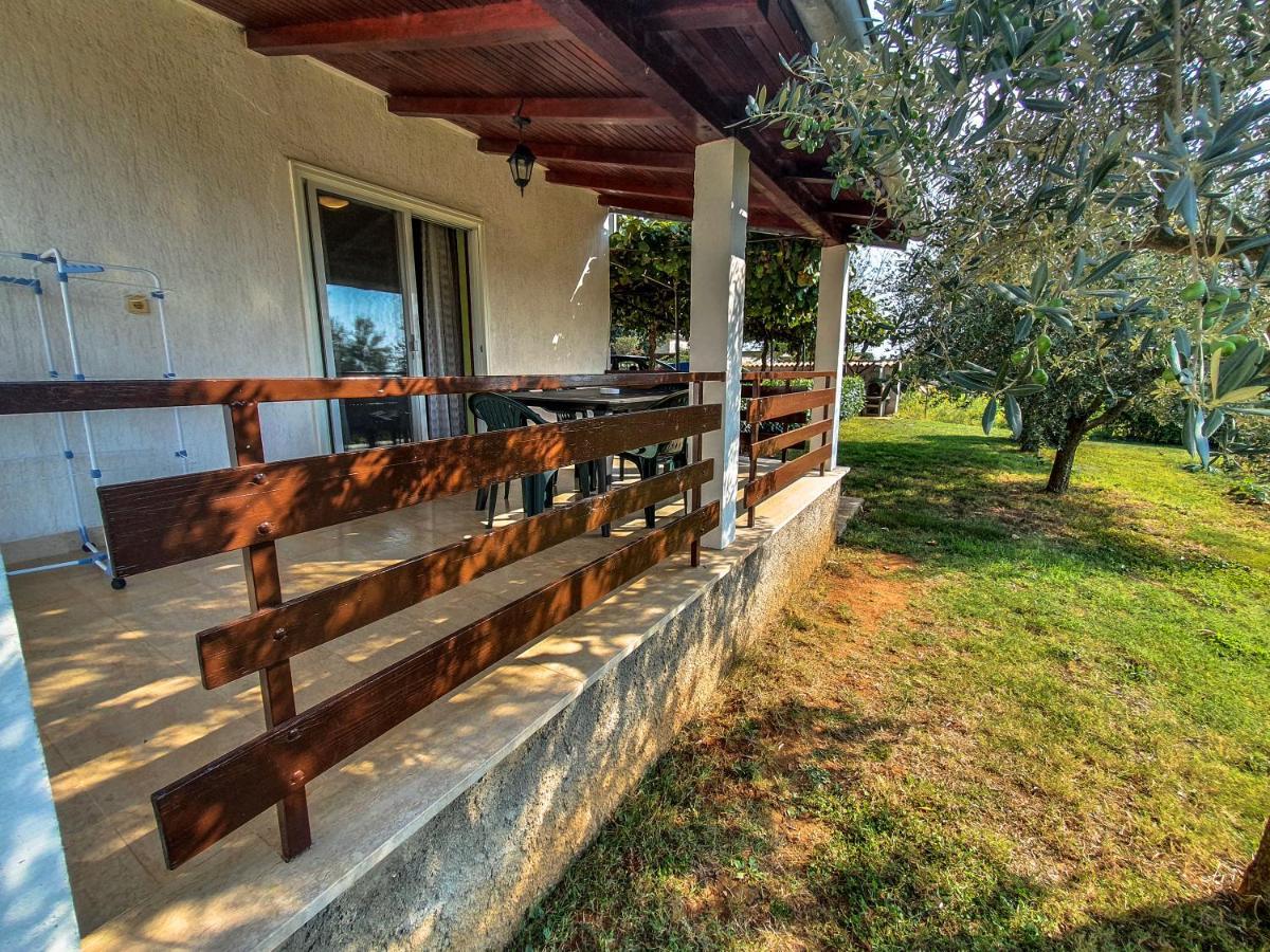 Apartment Licardo Sveti Lovreč Pazenatički Esterno foto