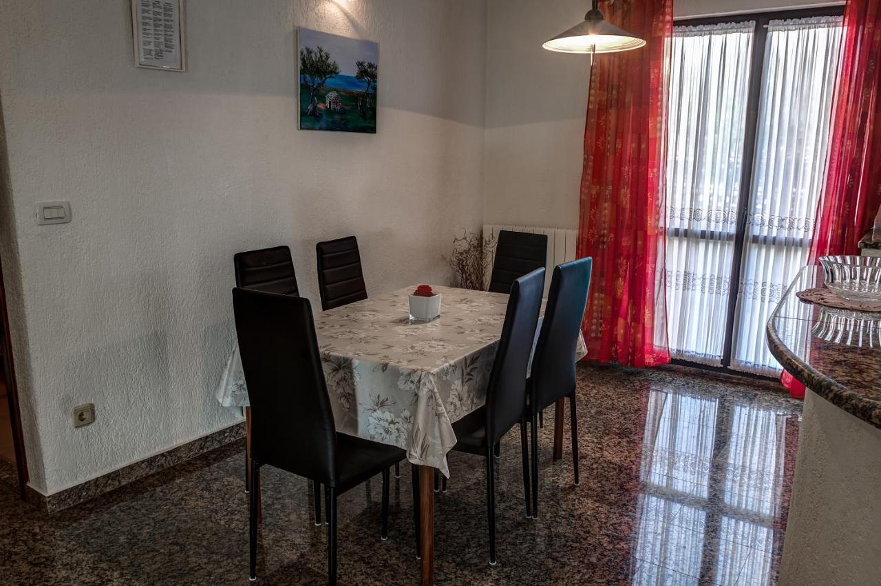 Apartment Licardo Sveti Lovreč Pazenatički Esterno foto
